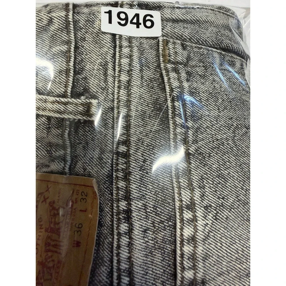 Vintage Levis 550 Relaxed Fit Tapered Leg Grey Acid Wash Jeans USA Made 36x32